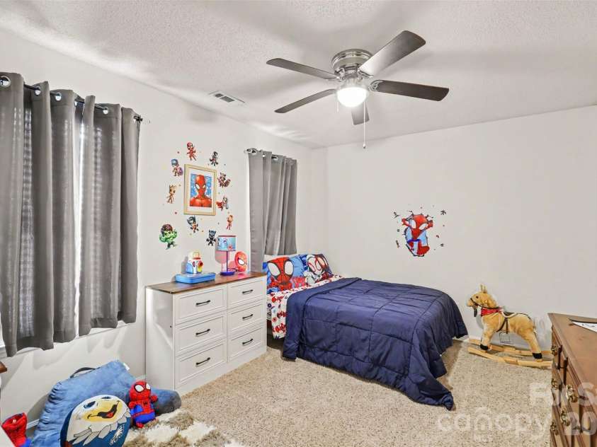 4228 Huntmeadow Drive, Charlotte, NC 28269.  MLS# CAR4409446, YatesRealty ID 45202. 