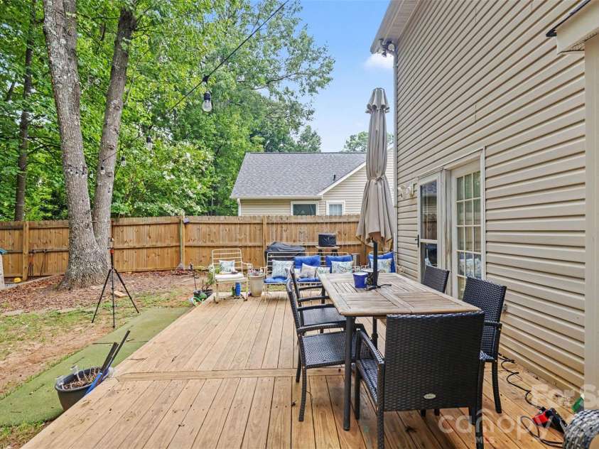 4228 Huntmeadow Drive, Charlotte, NC 28269.  MLS# CAR4409446, YatesRealty ID 45202. 