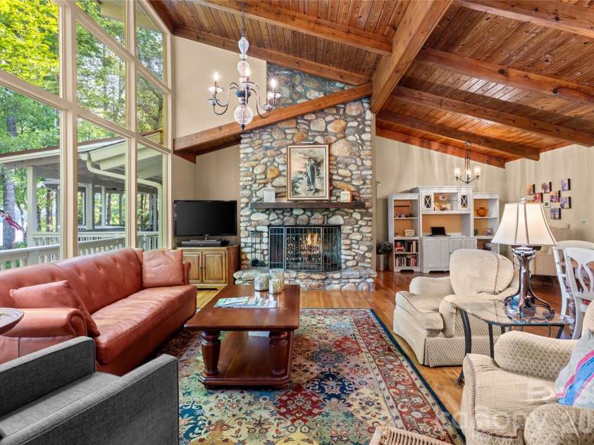 73 Lake Point Drive, Lake Toxaway, NC 28747.  MLS# CAR4416031, YatesRealty ID 45205. 