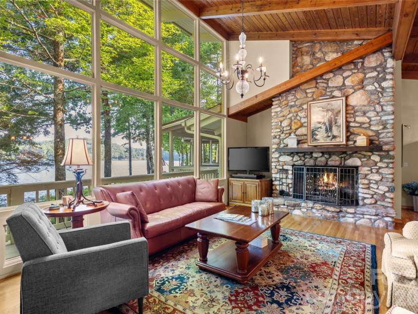 73 Lake Point Drive, Lake Toxaway, NC 28747.  MLS# CAR4416031, YatesRealty ID 45205. 