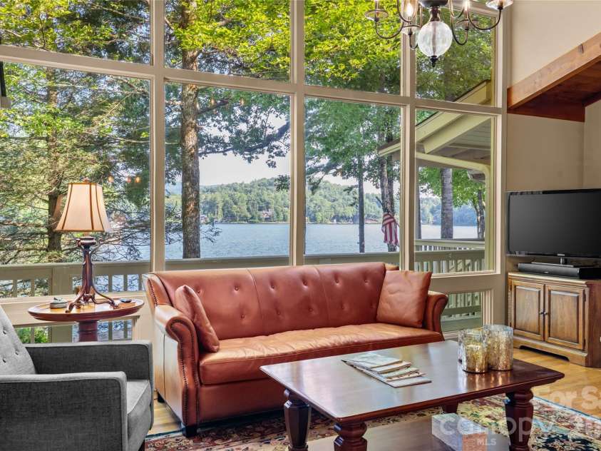 73 Lake Point Drive, Lake Toxaway, NC 28747.  MLS# CAR4416031, YatesRealty ID 45205. 