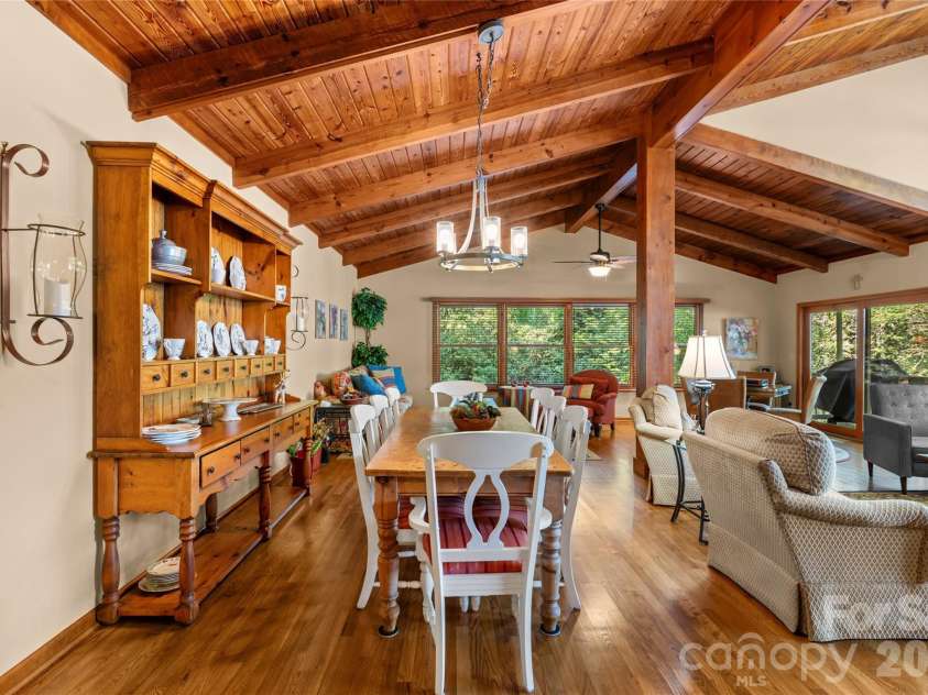 73 Lake Point Drive, Lake Toxaway, NC 28747.  MLS# CAR4416031, YatesRealty ID 45205. 