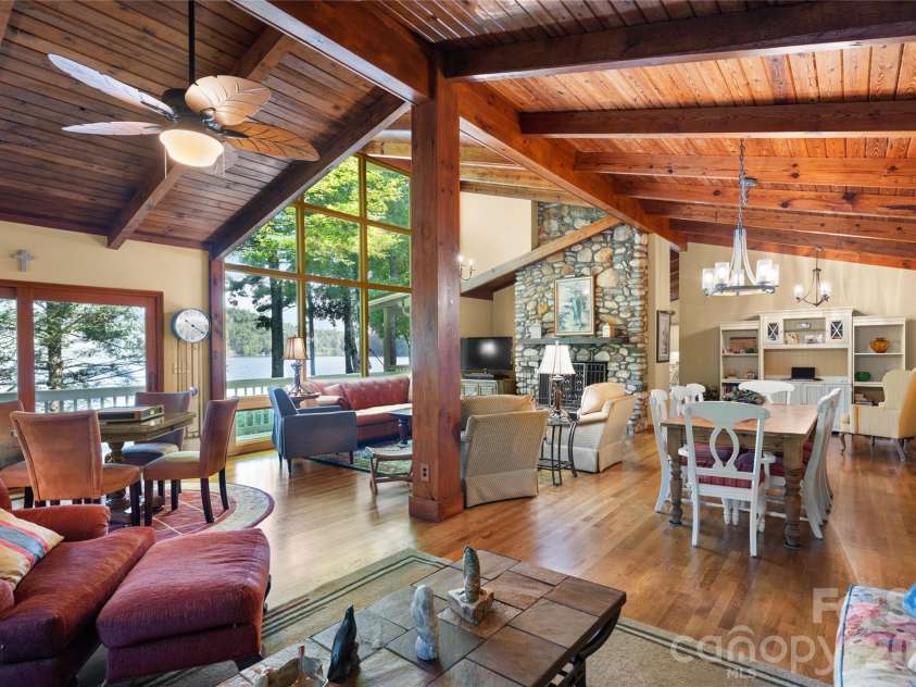 73 Lake Point Drive, Lake Toxaway, NC 28747.  MLS# CAR4416031, YatesRealty ID 45205. 