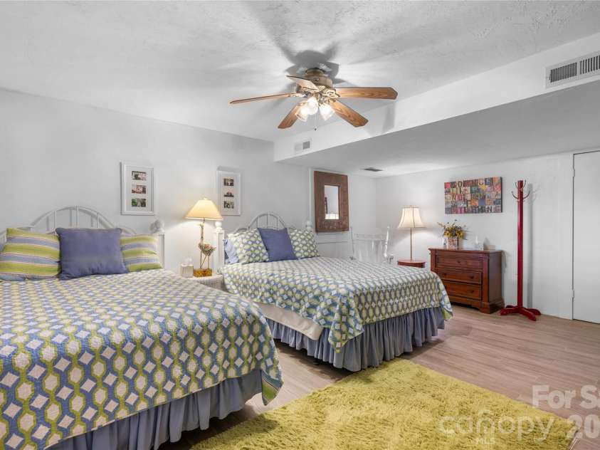 73 Lake Point Drive, Lake Toxaway, NC 28747.  MLS# CAR4416031, YatesRealty ID 45205. 
