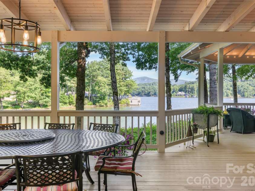 73 Lake Point Drive, Lake Toxaway, NC 28747.  MLS# CAR4416031, YatesRealty ID 45205. 