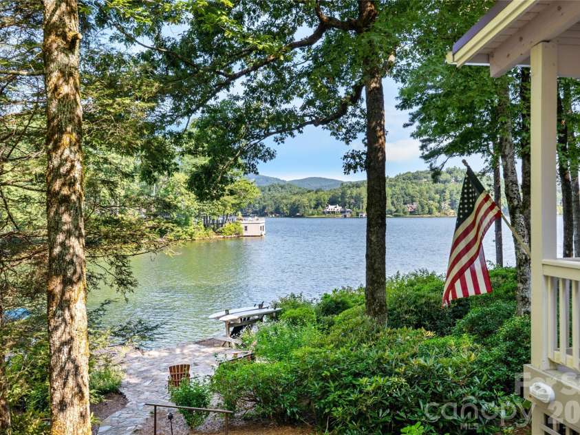 73 Lake Point Drive, Lake Toxaway, NC 28747.  MLS# CAR4416031, YatesRealty ID 45205. 