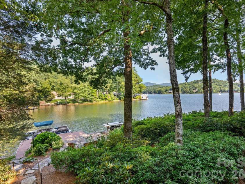 73 Lake Point Drive, Lake Toxaway, NC 28747.  MLS# CAR4416031, YatesRealty ID 45205. 