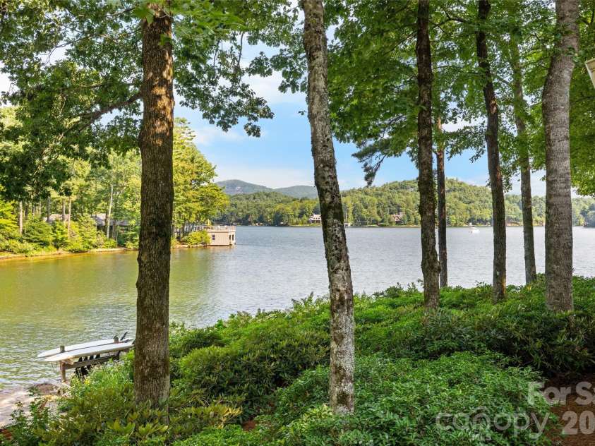 73 Lake Point Drive, Lake Toxaway, NC 28747.  MLS# CAR4416031, YatesRealty ID 45205. 