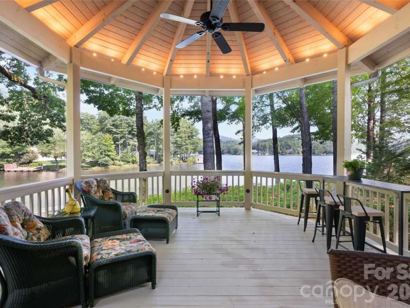 73 Lake Point Drive, Lake Toxaway, NC 28747.  MLS# CAR4416031, YatesRealty ID 45205. 