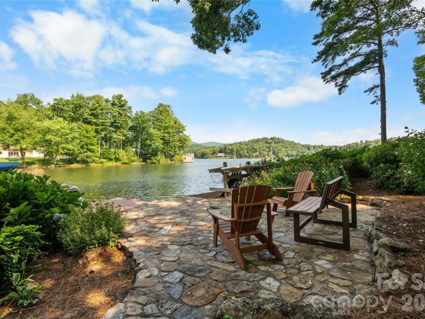 73 Lake Point Drive, Lake Toxaway, NC 28747.  MLS# CAR4416031, YatesRealty ID 45205. 