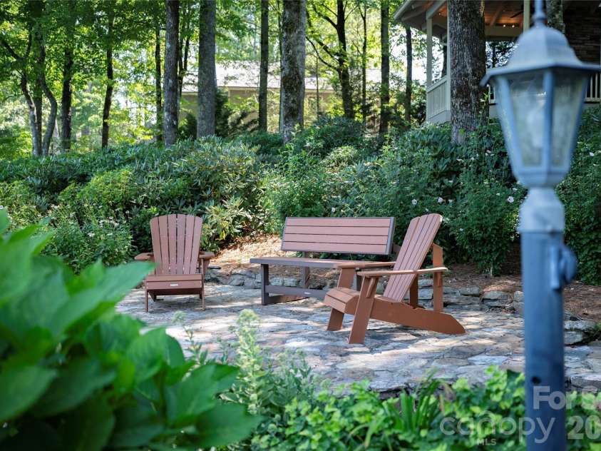 73 Lake Point Drive, Lake Toxaway, NC 28747.  MLS# CAR4416031, YatesRealty ID 45205. 