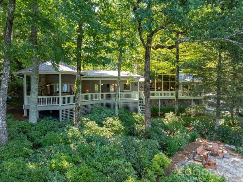 73 Lake Point Drive, Lake Toxaway, NC 28747.  MLS# CAR4416031, YatesRealty ID 45205. 