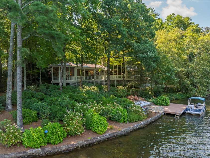 73 Lake Point Drive, Lake Toxaway, NC 28747.  MLS# CAR4416031, YatesRealty ID 45205. 