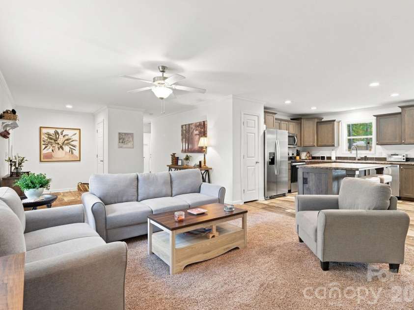 312 Sailwinds Road, Mooresville, NC 28115.  MLS# CAR4410586, YatesRealty ID 45207. 