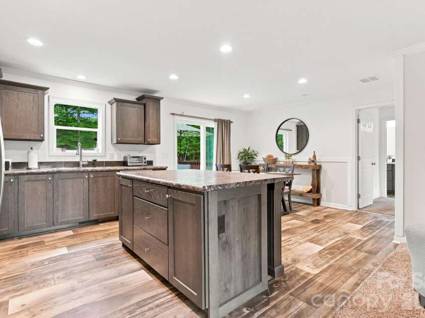 312 Sailwinds Road, Mooresville, NC 28115.  MLS# CAR4410586, YatesRealty ID 45207. 