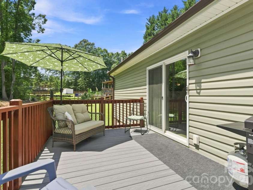 312 Sailwinds Road, Mooresville, NC 28115.  MLS# CAR4410586, YatesRealty ID 45207. 