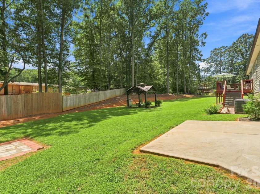 312 Sailwinds Road, Mooresville, NC 28115.  MLS# CAR4410586, YatesRealty ID 45207. 