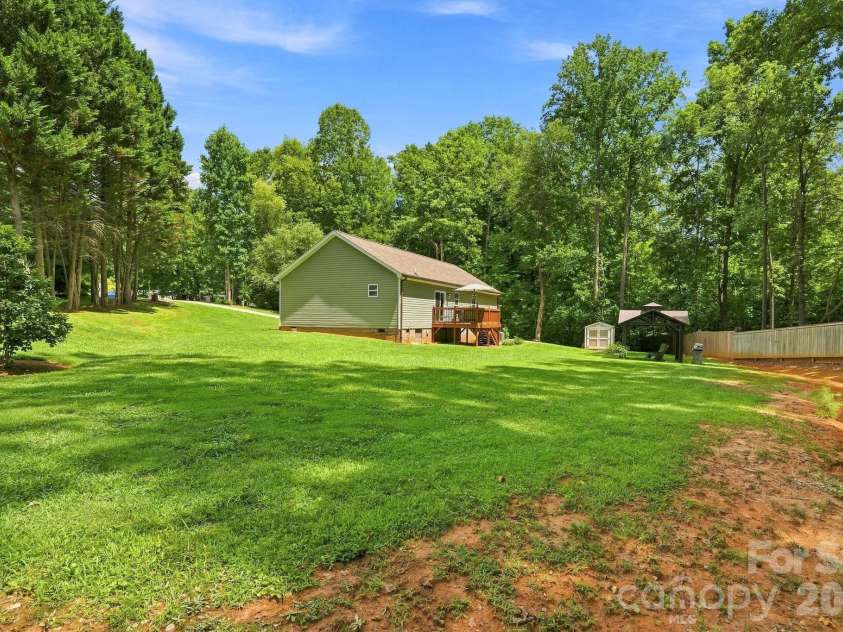 312 Sailwinds Road, Mooresville, NC 28115.  MLS# CAR4410586, YatesRealty ID 45207. 