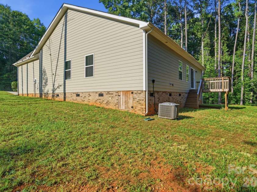 8175 Long Island Road, Catawba, NC 28609.  MLS# CAR4415284, YatesRealty ID 45209. 
