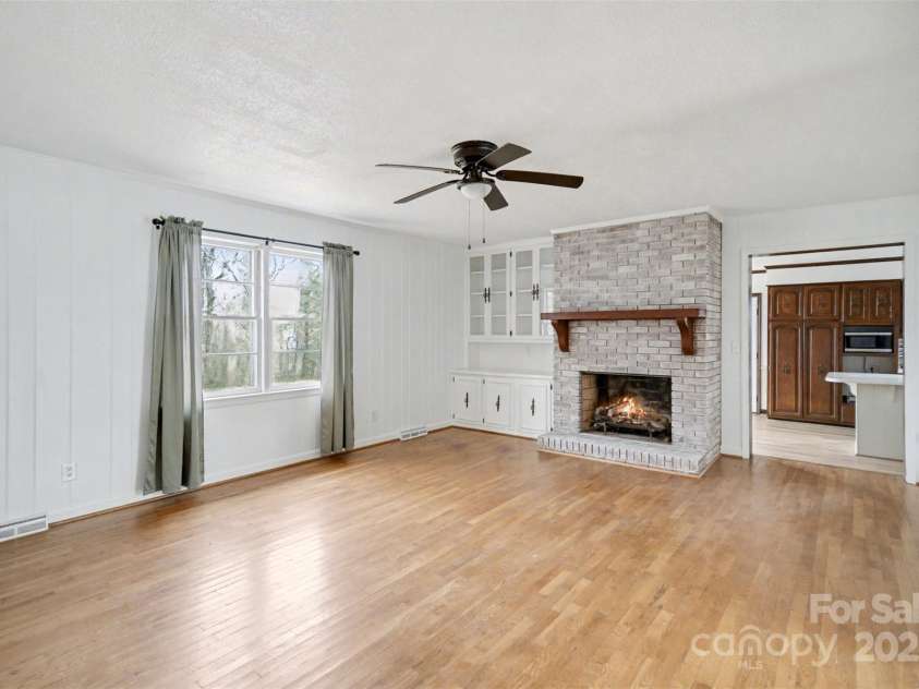 1035 Timberlane Drive, Lincolnton, NC 28092.  MLS# CAR4331301, YatesRealty ID 4521. 