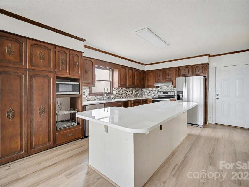 1035 Timberlane Drive, Lincolnton, NC 28092.  MLS# CAR4331301, YatesRealty ID 4521. 