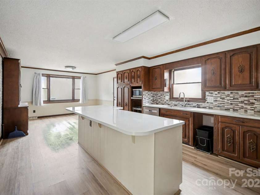 1035 Timberlane Drive, Lincolnton, NC 28092.  MLS# CAR4331301, YatesRealty ID 4521. 