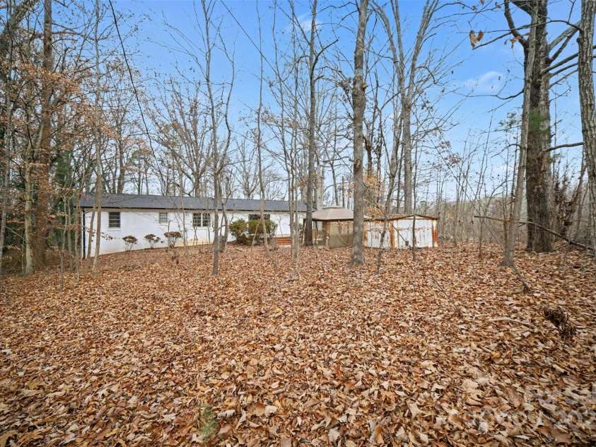 1035 Timberlane Drive, Lincolnton, NC 28092.  MLS# CAR4331301, YatesRealty ID 4521. 