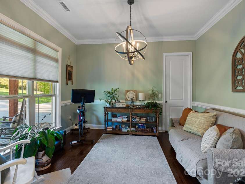 2072 46th Avenue Drive, Hickory, NC 28601.  MLS# CAR4238914, YatesRealty ID 4521. 