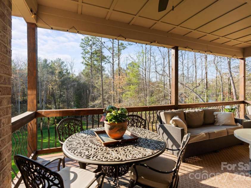 2072 46th Avenue Drive, Hickory, NC 28601.  MLS# CAR4238914, YatesRealty ID 4521. 