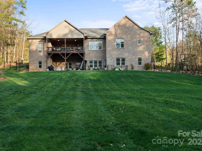 2072 46th Avenue Drive, Hickory, NC 28601.  MLS# CAR4238914, YatesRealty ID 4521. 