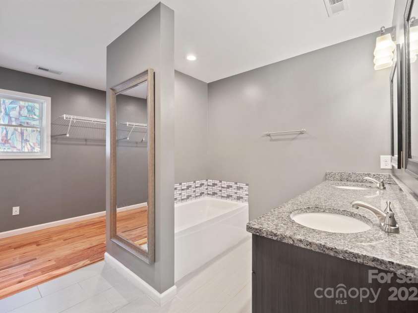 2301 Saratoga Run, Morganton, NC 28655.  MLS# CAR4306068, YatesRealty ID 4521. 