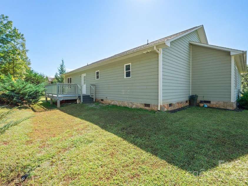 2301 Saratoga Run, Morganton, NC 28655.  MLS# CAR4306068, YatesRealty ID 4521. 