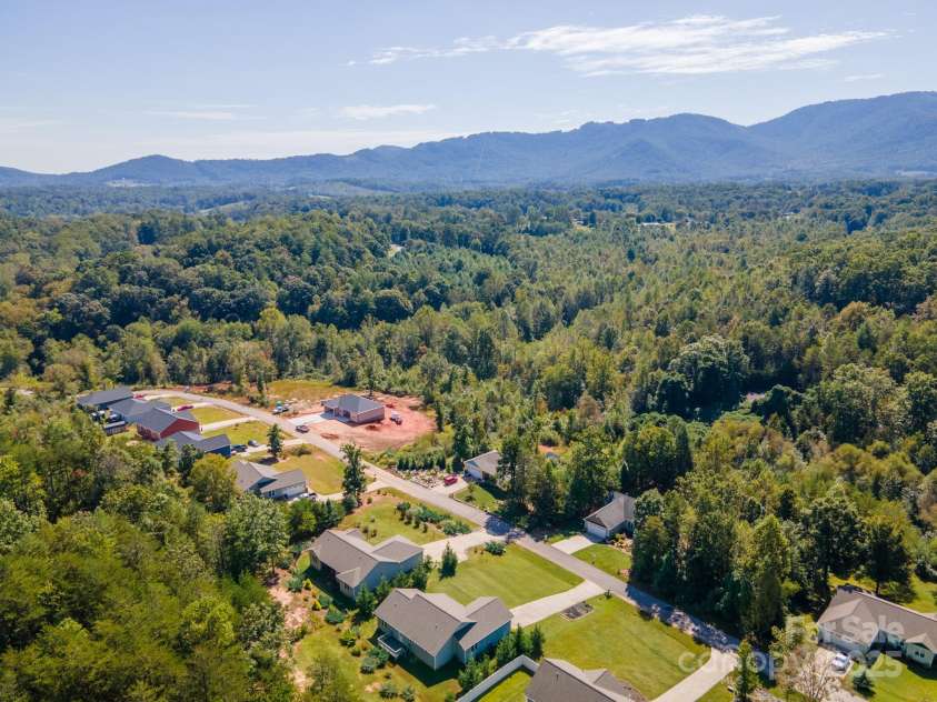 2301 Saratoga Run, Morganton, NC 28655.  MLS# CAR4306068, YatesRealty ID 4521. 