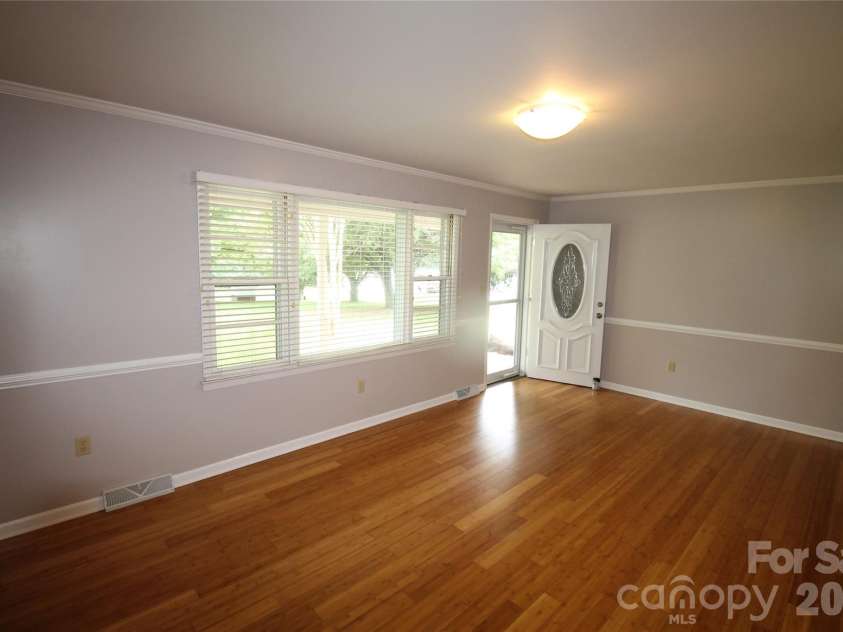 203 Ratchford Farm Road, Gastonia, NC 28056.  MLS# CAR4390648, YatesRealty ID 45211. 