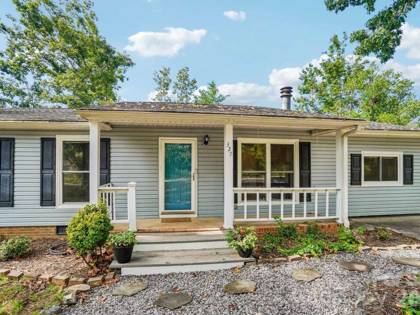 327 Heather Court, Asheville, NC 28804.  MLS# CAR4336343, YatesRealty ID 45212. 