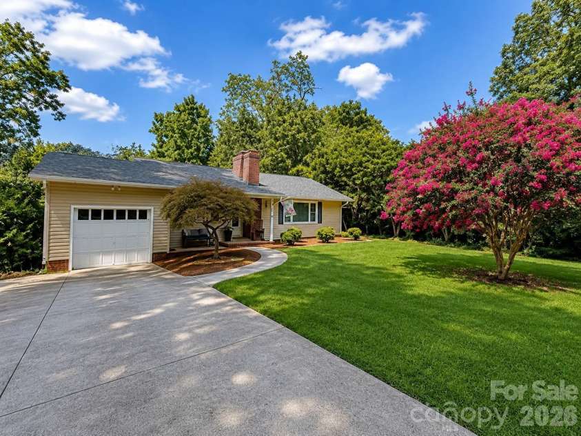 807 Yadkin Street, Albemarle, NC 28001.  MLS# CAR4415907, YatesRealty ID 45213. 