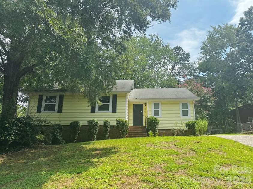 2506 Greenspire Court, Charlotte, NC 28262.  MLS# CAR4416342, YatesRealty ID 45217. 