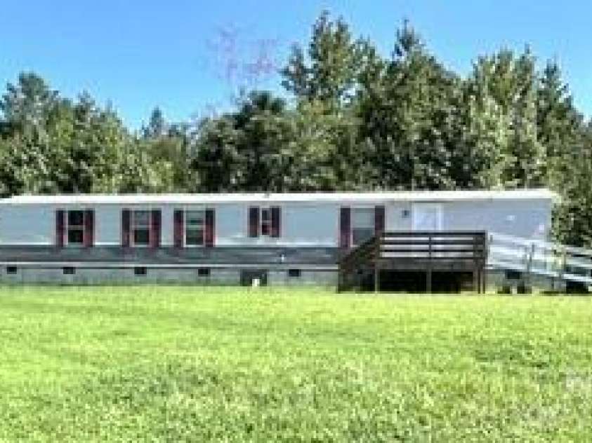 1098 Macedonia Road, Gaffney, SC 29341.  MLS# CAR4415994, YatesRealty ID 45218. Front View