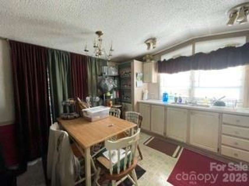 1098 Macedonia Road, Gaffney, SC 29341.  MLS# CAR4415994, YatesRealty ID 45218. Kitchen