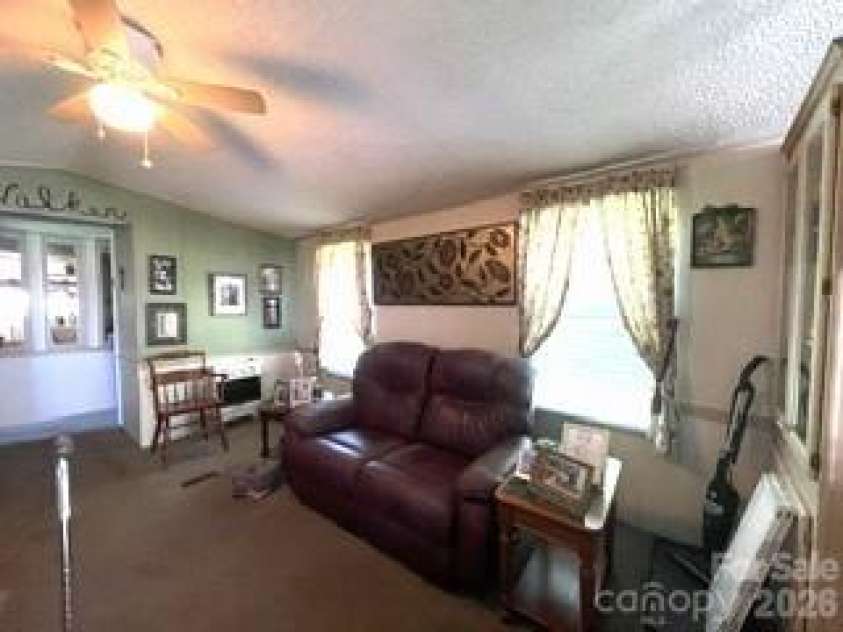 1098 Macedonia Road, Gaffney, SC 29341.  MLS# CAR4415994, YatesRealty ID 45218. Living Room