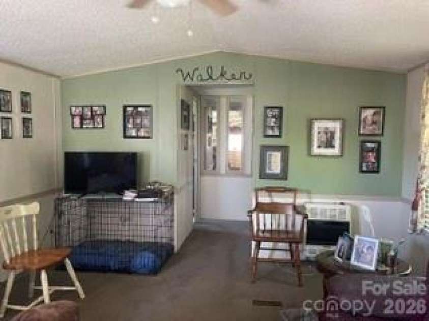 1098 Macedonia Road, Gaffney, SC 29341.  MLS# CAR4415994, YatesRealty ID 45218. Living Room