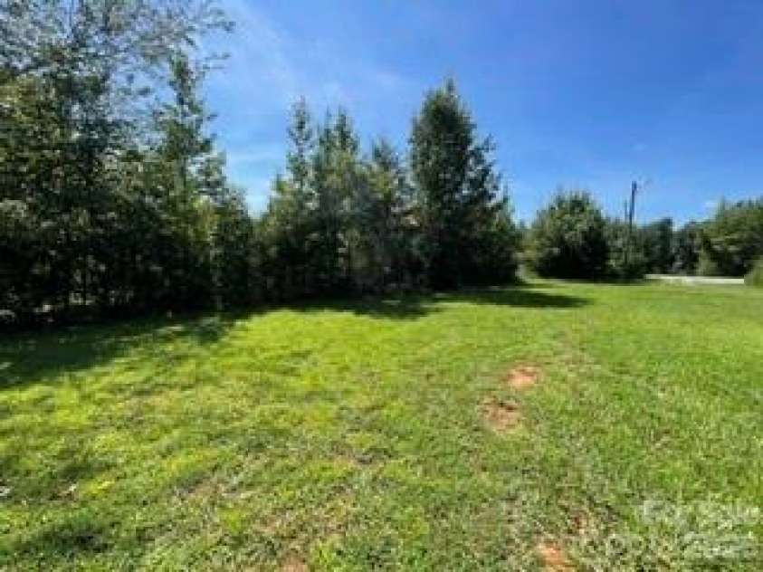 1098 Macedonia Road, Gaffney, SC 29341.  MLS# CAR4415994, YatesRealty ID 45218. Privacy side view