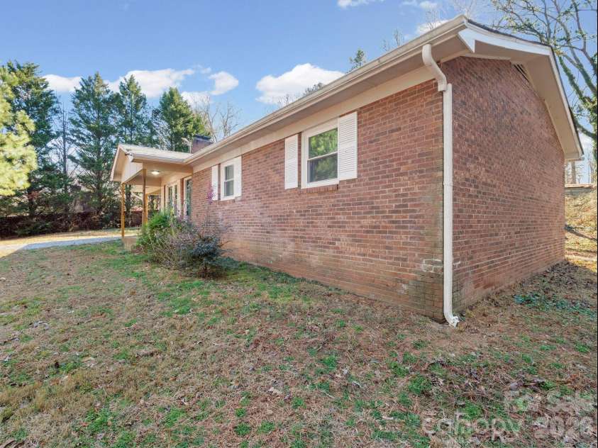 3113 Sandie Drive, Shelby, NC 28150.  MLS# CAR4336975, YatesRealty ID 4522. 