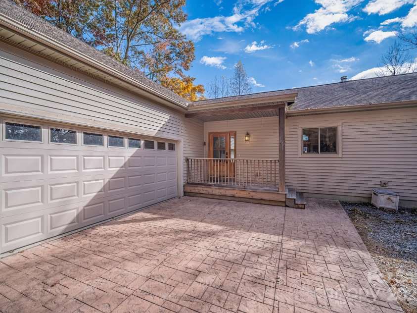 45 Hill Top Drive, Pisgah Forest, NC 28768.  MLS# CAR4227914, YatesRealty ID 4522. 