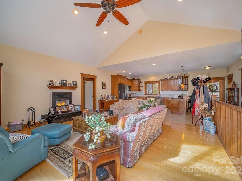 45 Hill Top Drive, Pisgah Forest, NC 28768.  MLS# CAR4227914, YatesRealty ID 4522. 