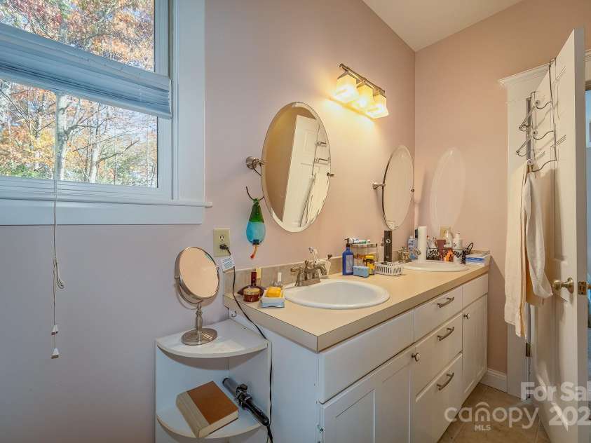 45 Hill Top Drive, Pisgah Forest, NC 28768.  MLS# CAR4227914, YatesRealty ID 4522. 