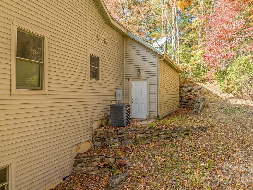 45 Hill Top Drive, Pisgah Forest, NC 28768.  MLS# CAR4227914, YatesRealty ID 4522. 
