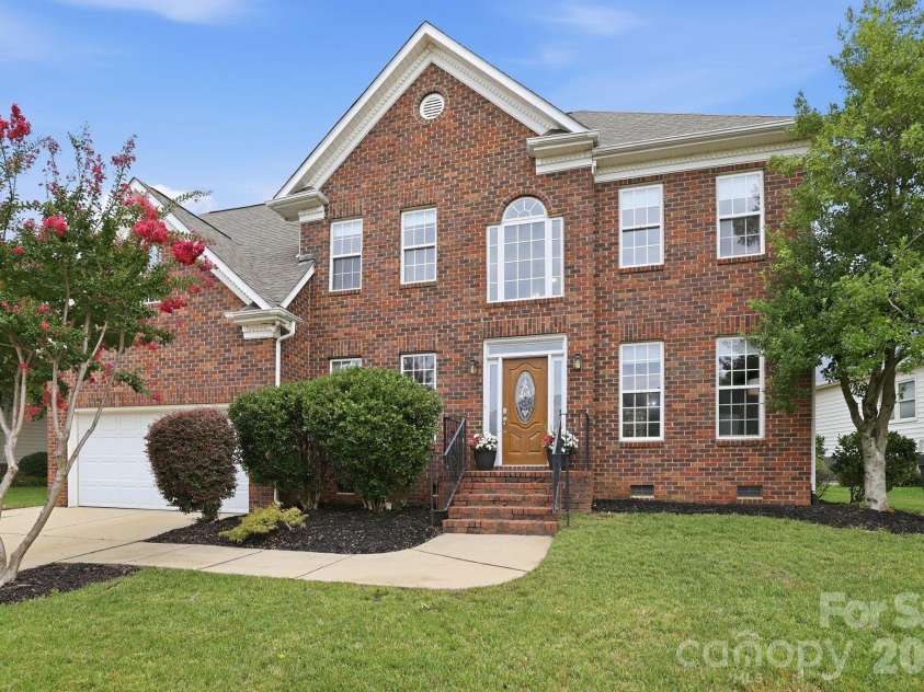 12415 Oakbriar Lane, Charlotte, NC 28273.  MLS# CAR4416011, YatesRealty ID 45220. 