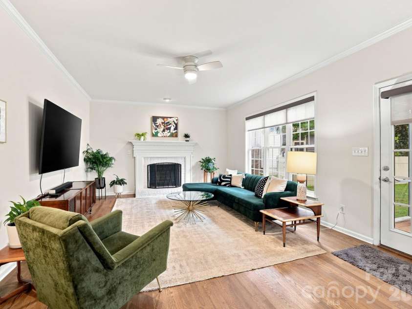 12415 Oakbriar Lane, Charlotte, NC 28273.  MLS# CAR4416011, YatesRealty ID 45220. 