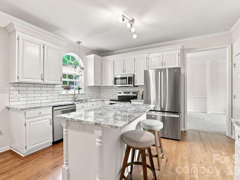 12415 Oakbriar Lane, Charlotte, NC 28273.  MLS# CAR4416011, YatesRealty ID 45220. 